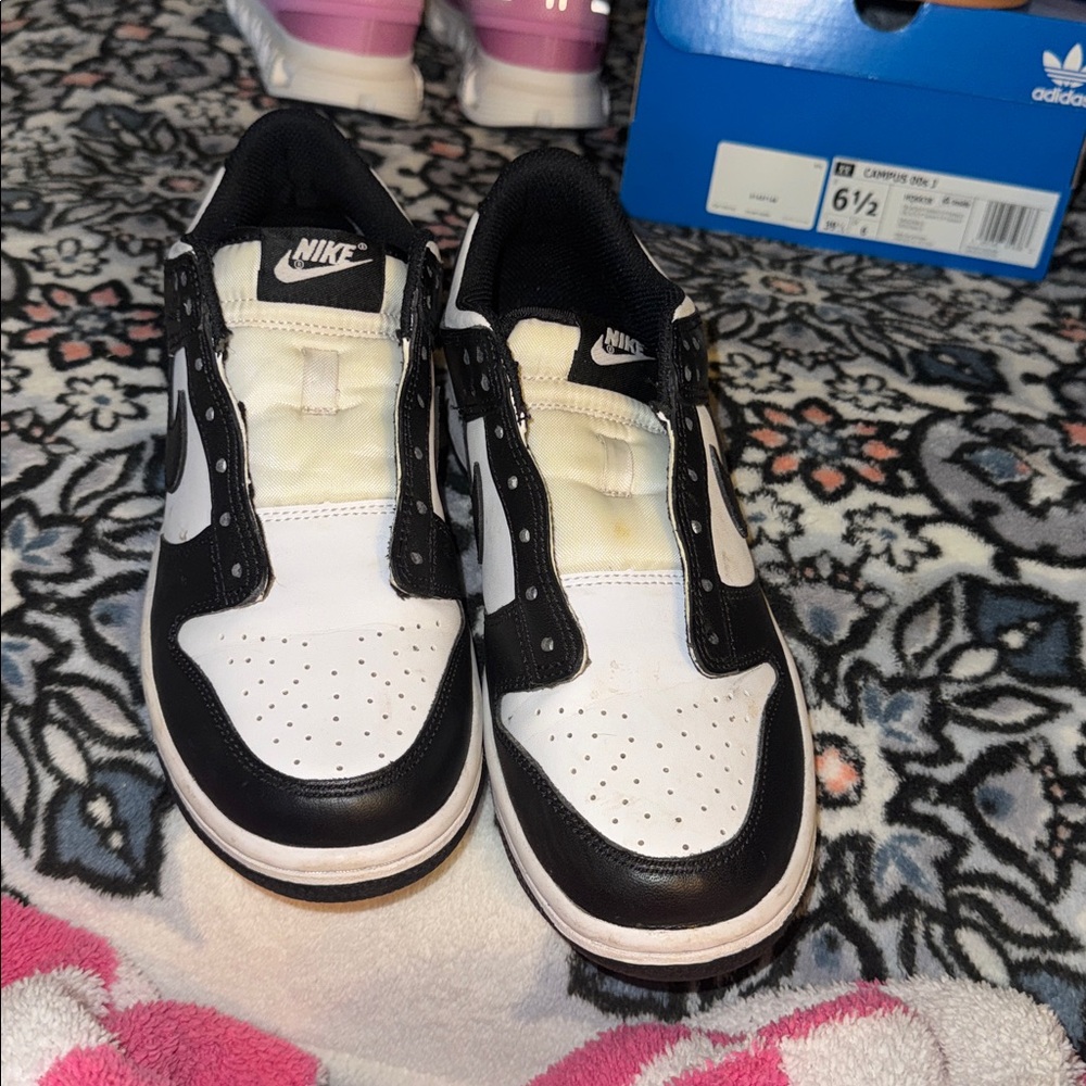 Nikes - Picture 3 of 3